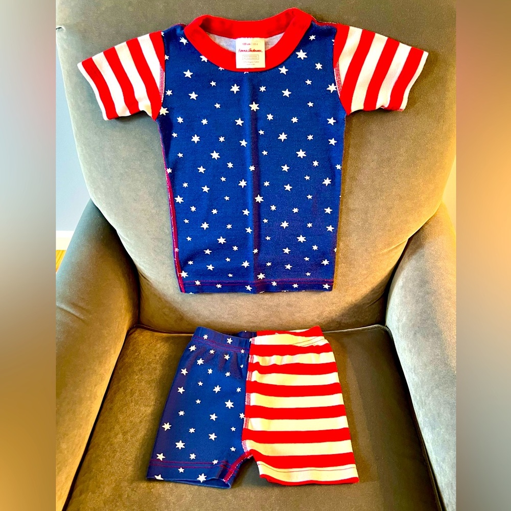 Hanna Andersson 4th of July Stars and Stripes short sleeve pjs. Size 100 / Sz 4
